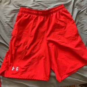 Mens UA shorts. Medium